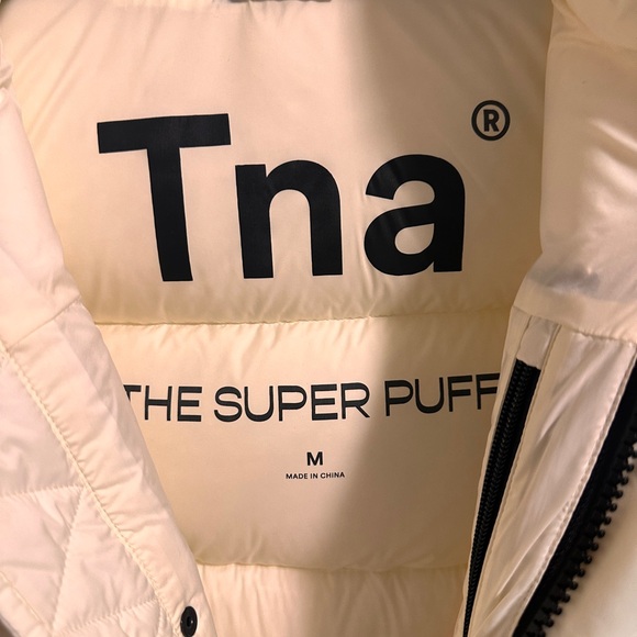 SOLD Aritzia TNA Super Puff Long - Picture 5 of 5